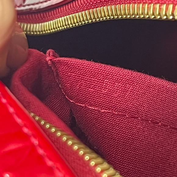 ♥️SOLD♥️ Louis Vuitton Summit Drive Vernis RED - Picture 8 of 12